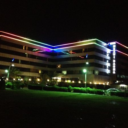 Mnawi Basha Hotel Basra Buitenkant foto