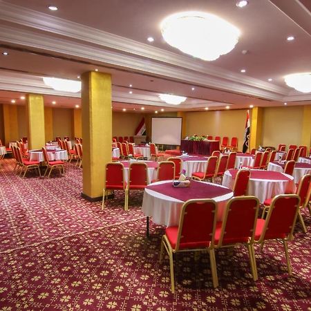 Mnawi Basha Hotel Basra Buitenkant foto