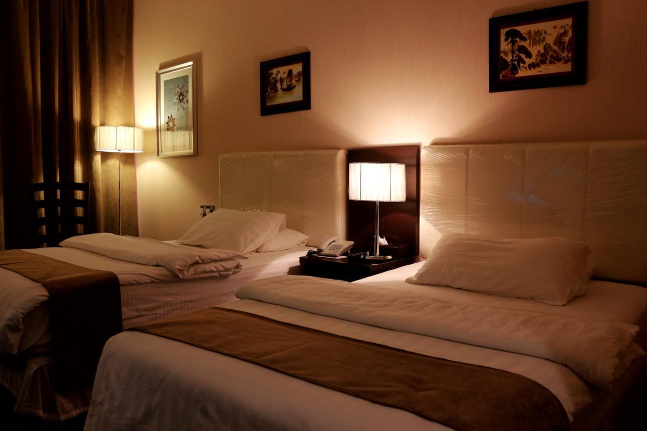 Mnawi Basha Hotel Basra Buitenkant foto