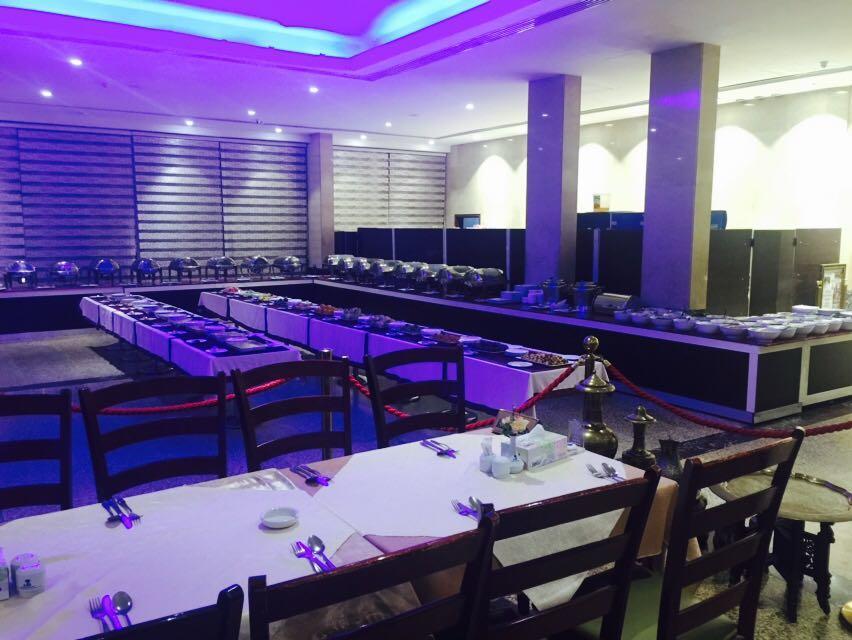 Mnawi Basha Hotel Basra Buitenkant foto