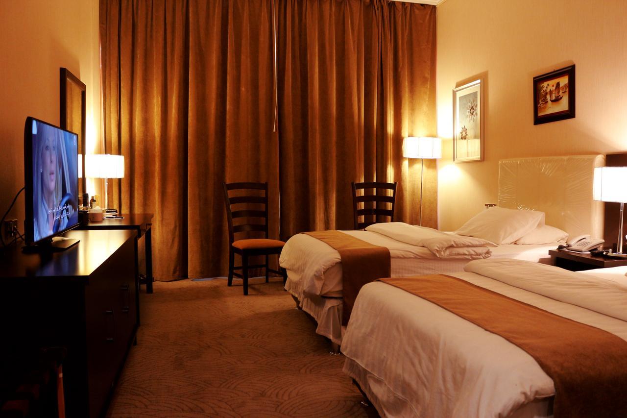 Mnawi Basha Hotel Basra Buitenkant foto