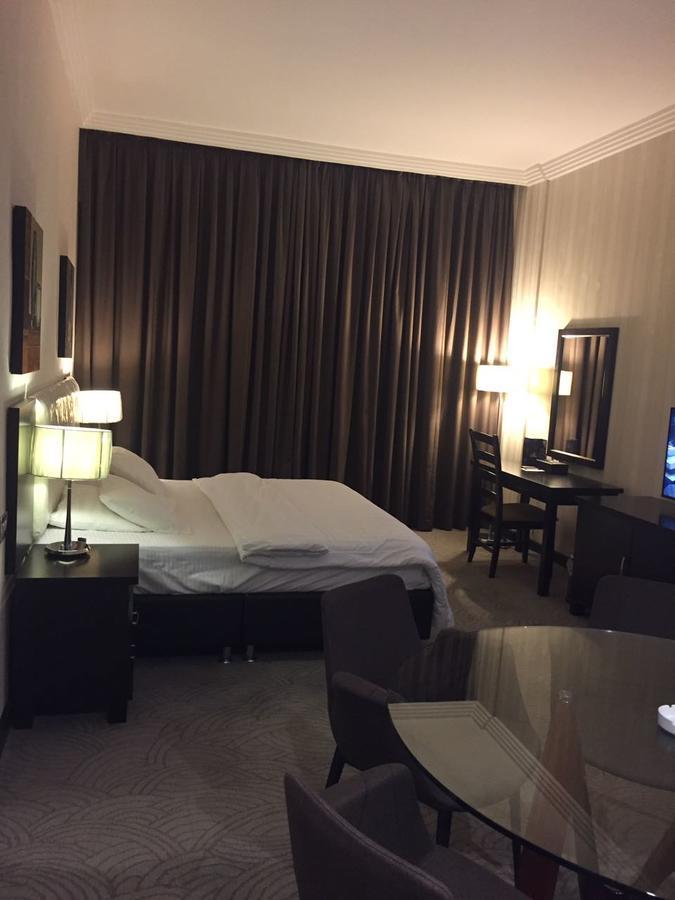 Mnawi Basha Hotel Basra Buitenkant foto
