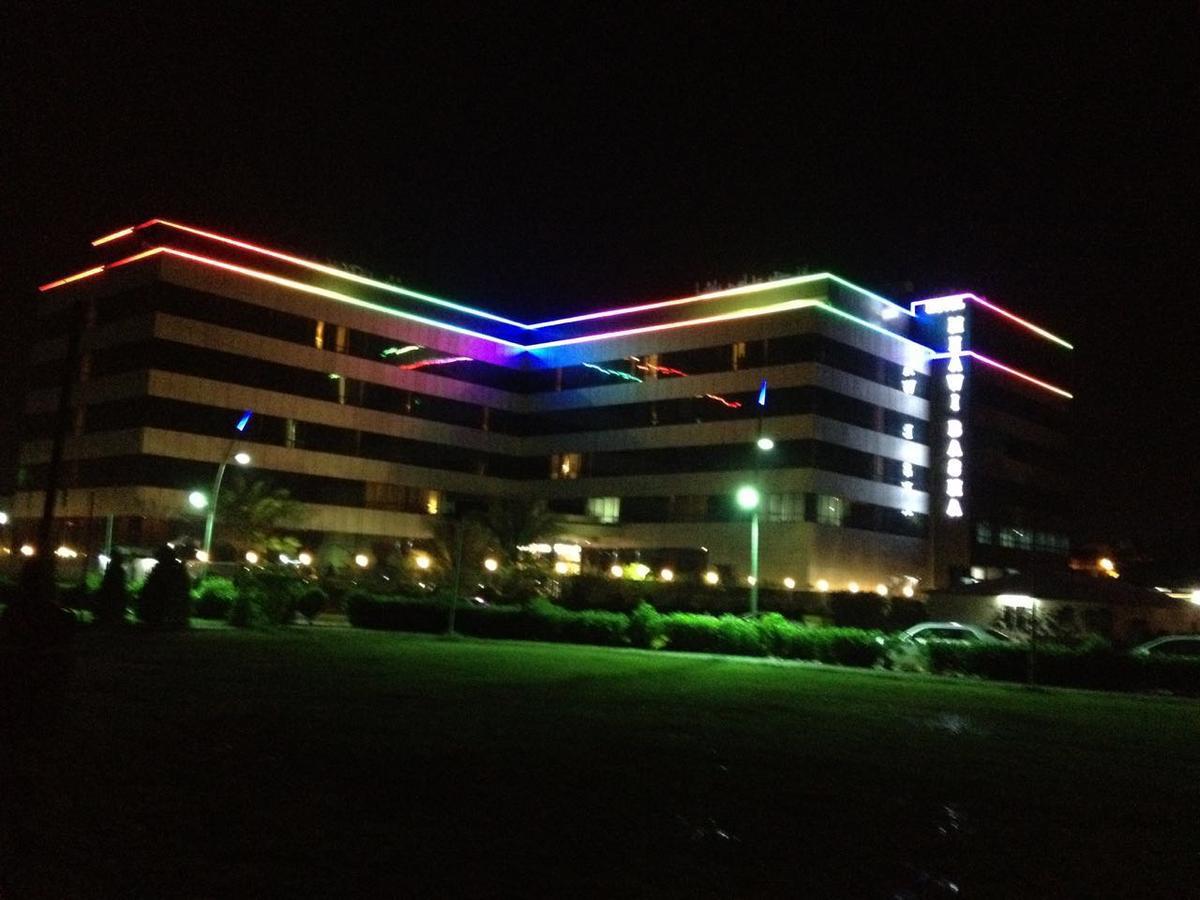 Mnawi Basha Hotel Basra Buitenkant foto